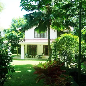 La Rocaille , Baie Lazare (Mahe) Сейшельские острова
