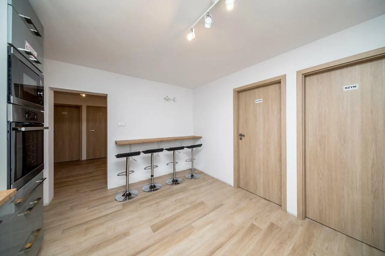 Apartment 6 Cities Rooms Warsaw