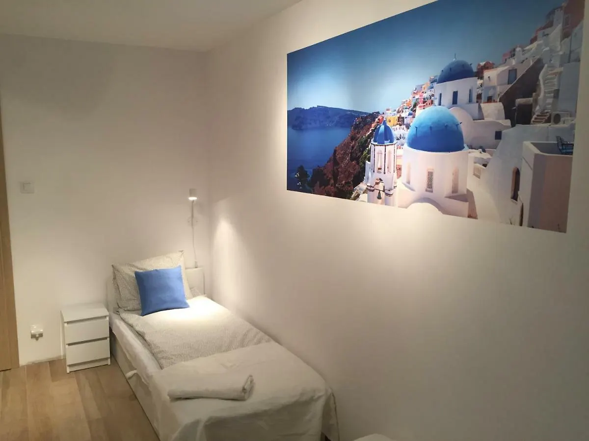 6 Cities Rooms ワルシャワ